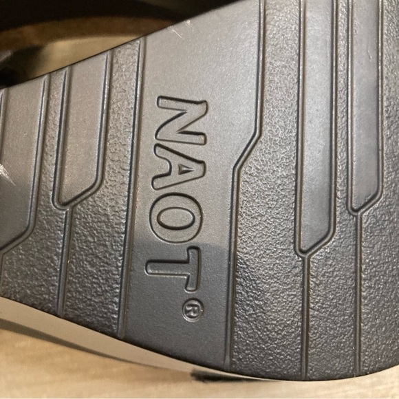 NAOT Sz 40 Alpha Anatomic Footbed Suede Wrap Hook & Loop Closures Rivets Sandals - Picture 12 of 15